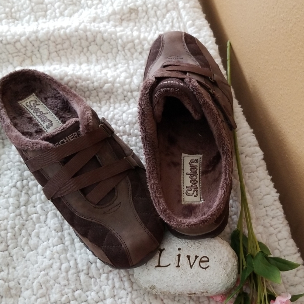 💛Cute slip on Skechers💛